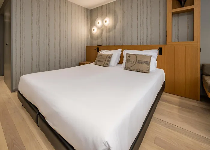 Descobertas Boutique By Aspasios 포르투